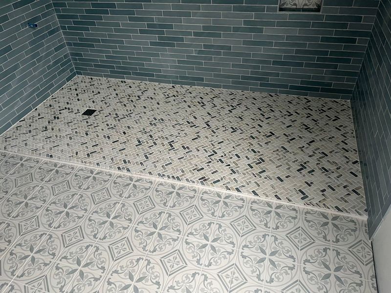 Patterned porcelain bathroom floor